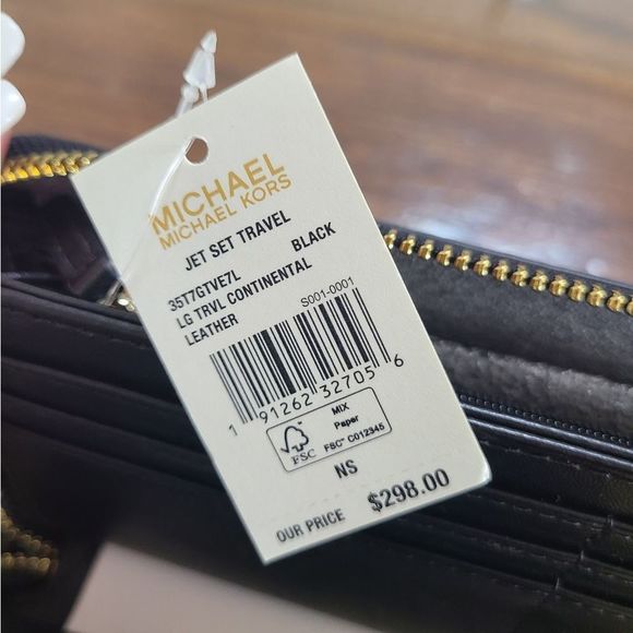 MICHAEL MICHAEL KORS nwt
Jet Set Travel Large Pebbled Leather Wristlet - Picture 5 of 8